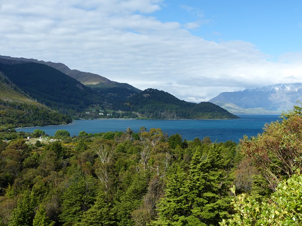The Twelve Mile Delta campground at the left of Lake Wakatipu with The Remarkables to the right, Nov 2015
